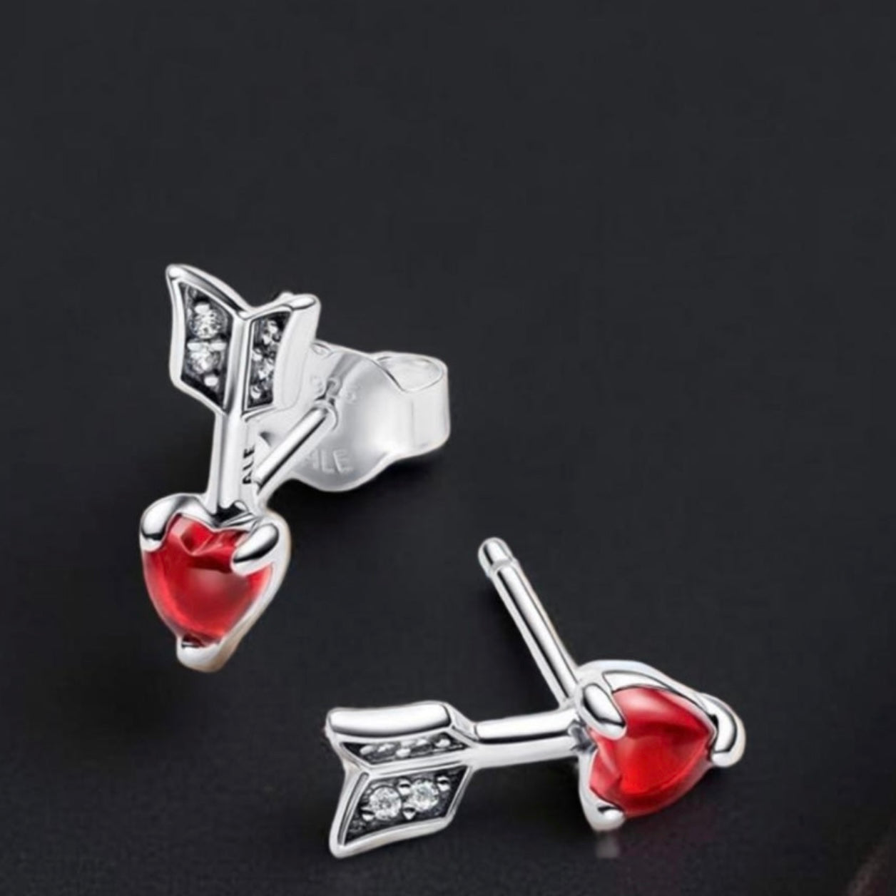 ARROW LOVE STUDS