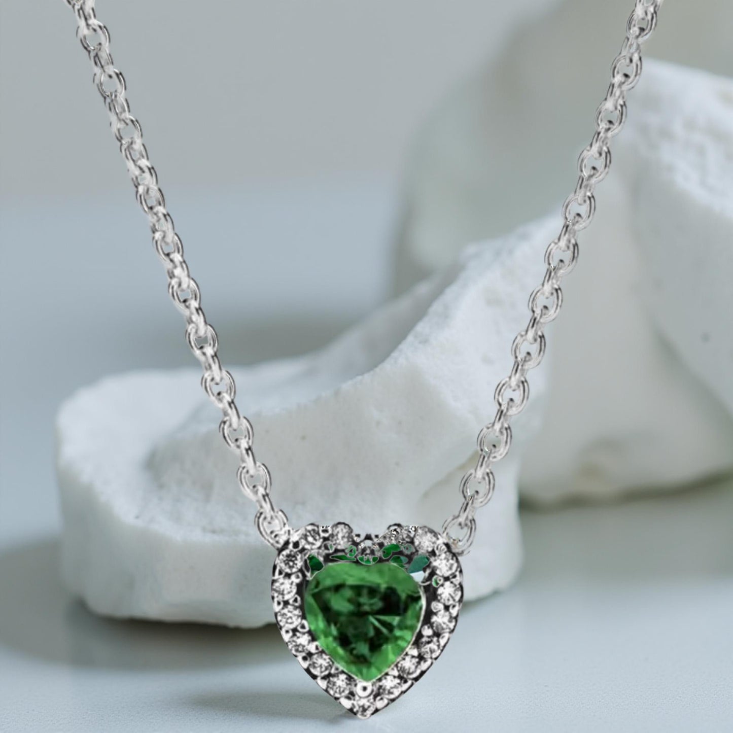 LUSH HEART NECKLACE