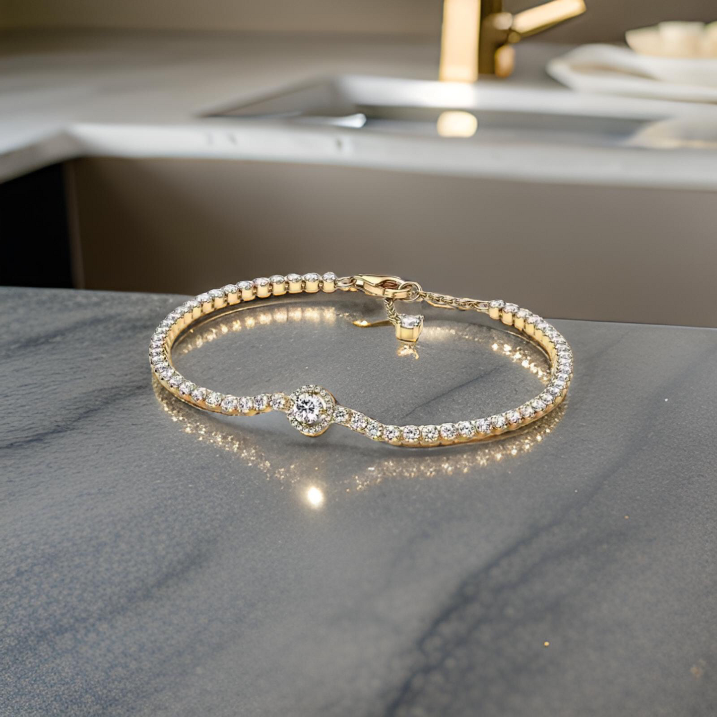 PULSERA CON HALO DORADO