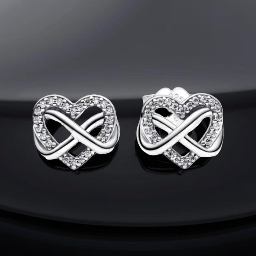 CLOUS D'OREILLES COEUR INFINI