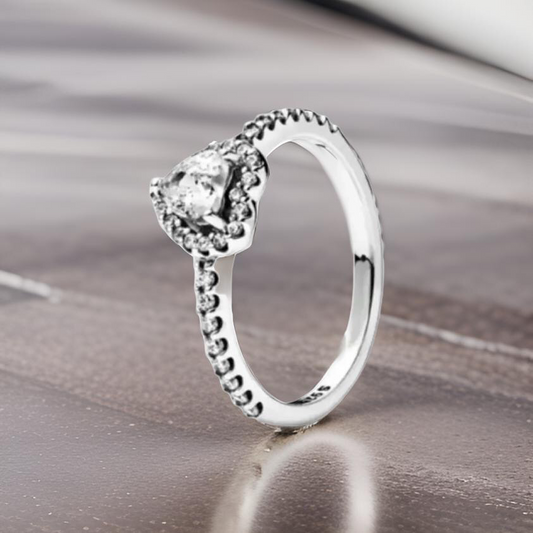 Anillo de plata del amor